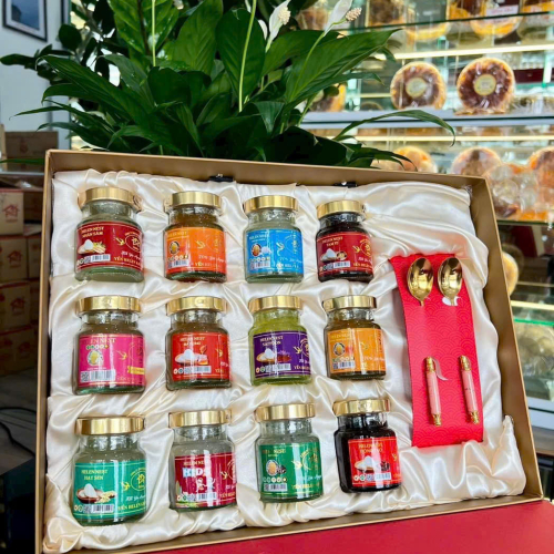 Yến Chưng 12 hũ_ Hộp có thìa